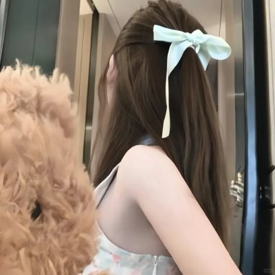 怪异少女神隐 海报